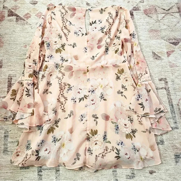 V Cristina• Peach Flowy Long Sleeve Dress Size M - Picture 10 of 16